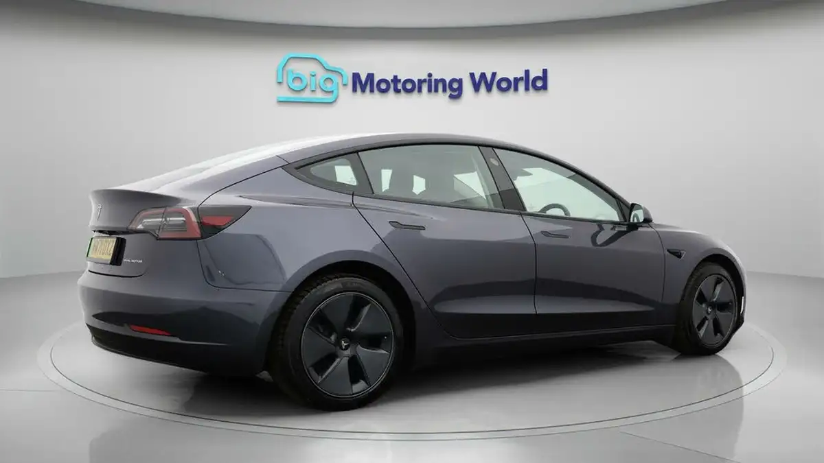 2021-tesla-model-3-e-long-range-awd-big-6