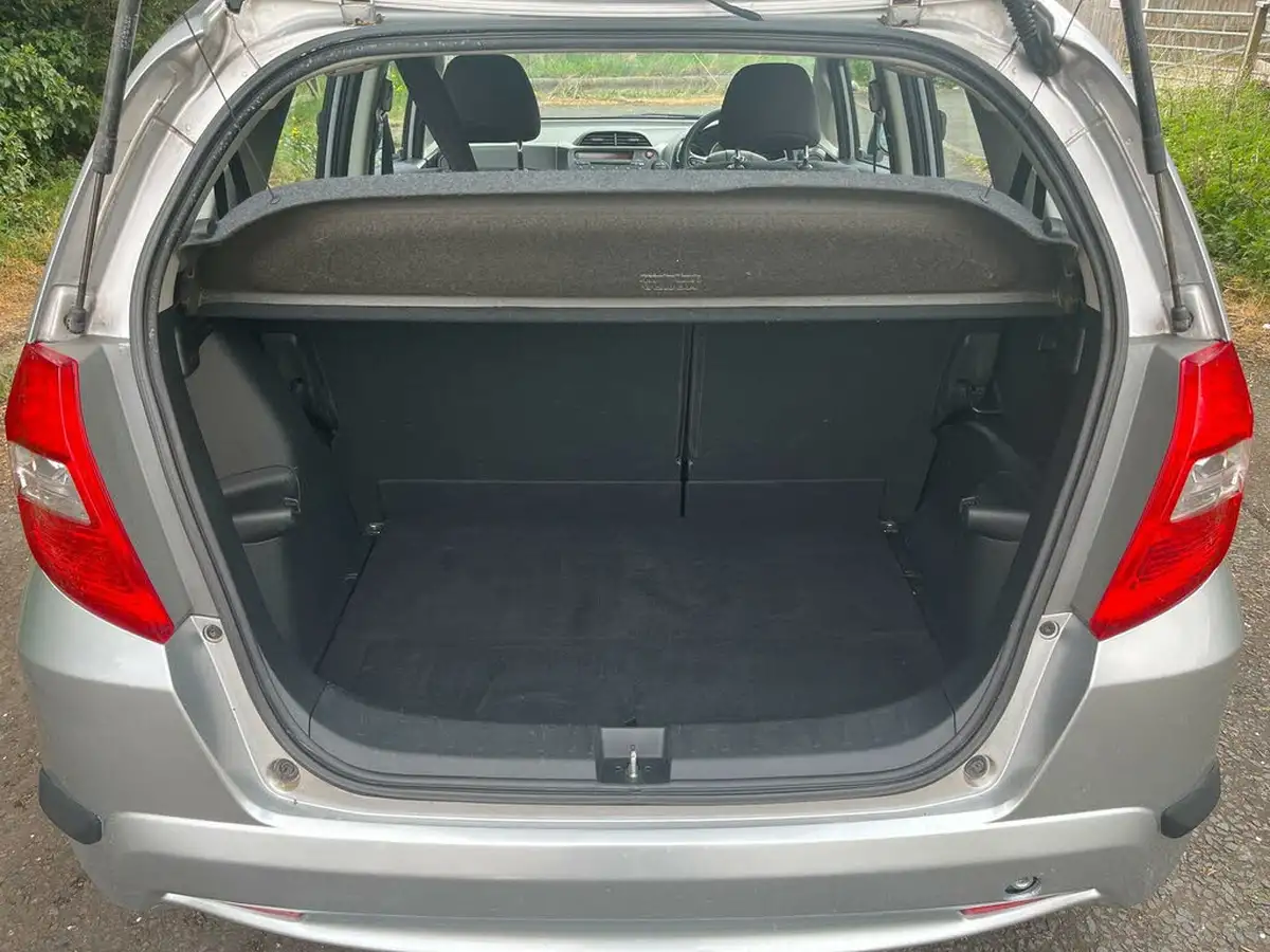 2012-honda-jazz-14-es-big-31