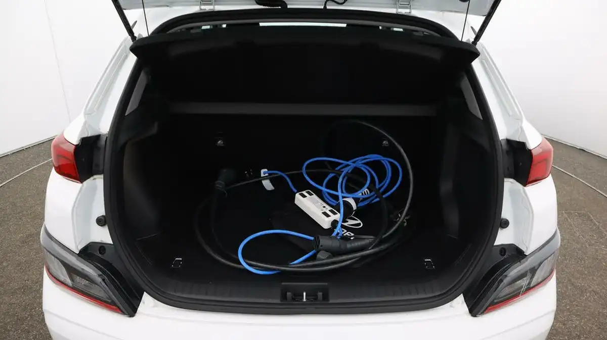 2022-hyundai-kona-e-premium-204ps-64kwh-7kw-obc-big-17