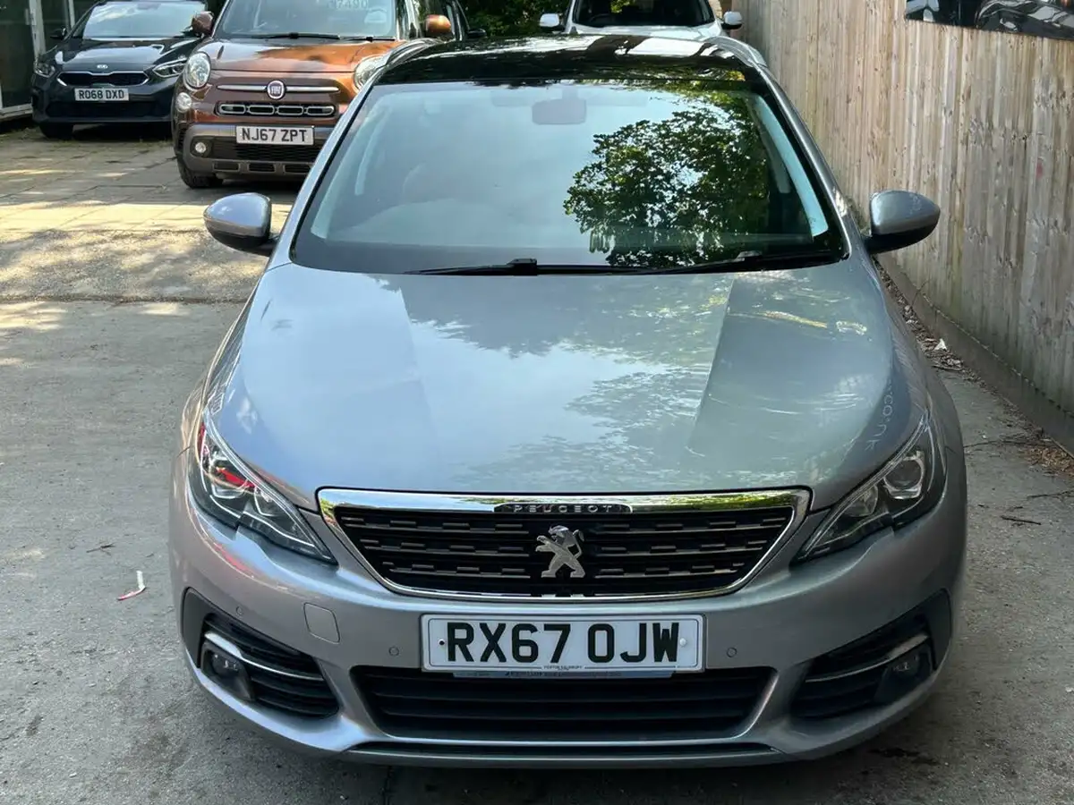 2017-peugeot-308-sw-12-puretech-allure-130bhp-big-11