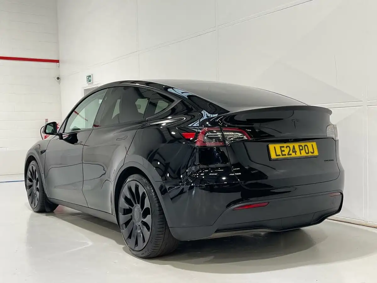 2024-tesla-model-y-e-performance-big-41