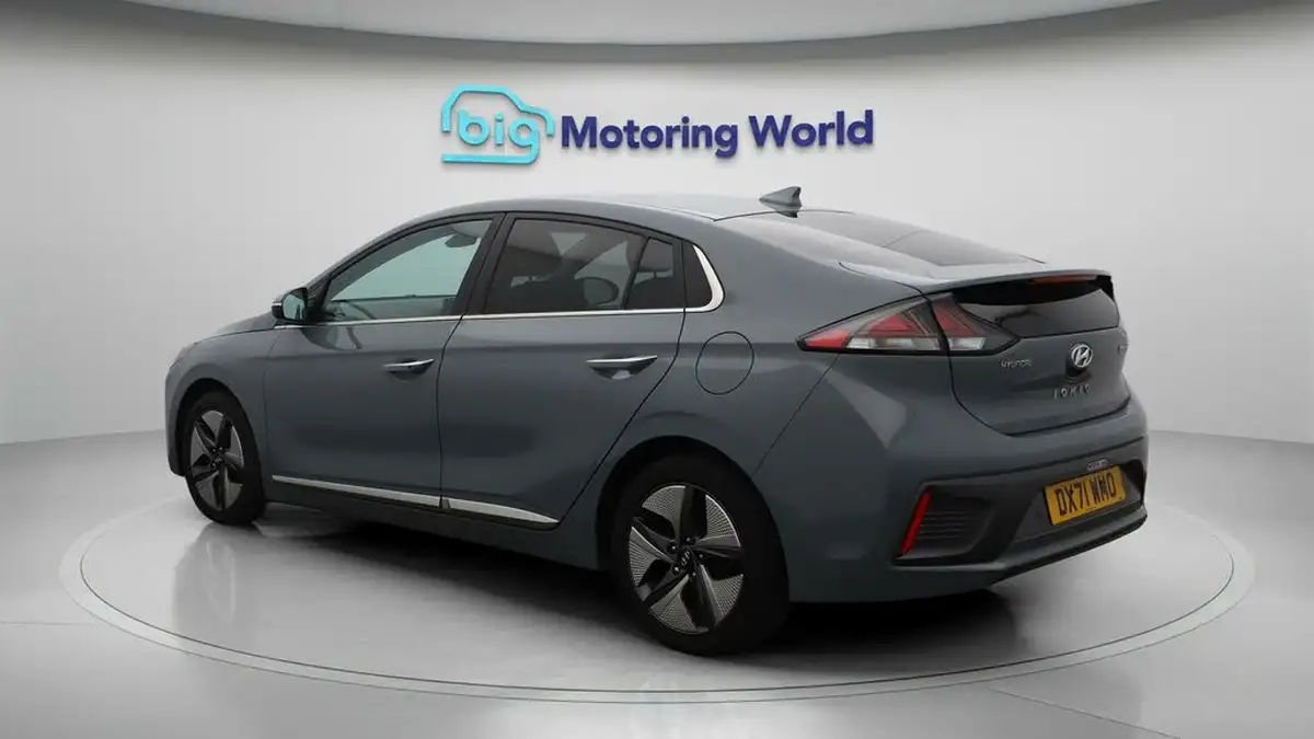 2021-hyundai-ioniq-16-gdi-premium-se-hybrid-big-5