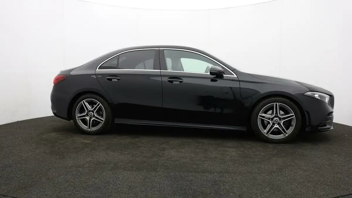 2020-mercedes-benz-a-class-13-a200-amg-line-saloon-4d-7g-dct-big-33