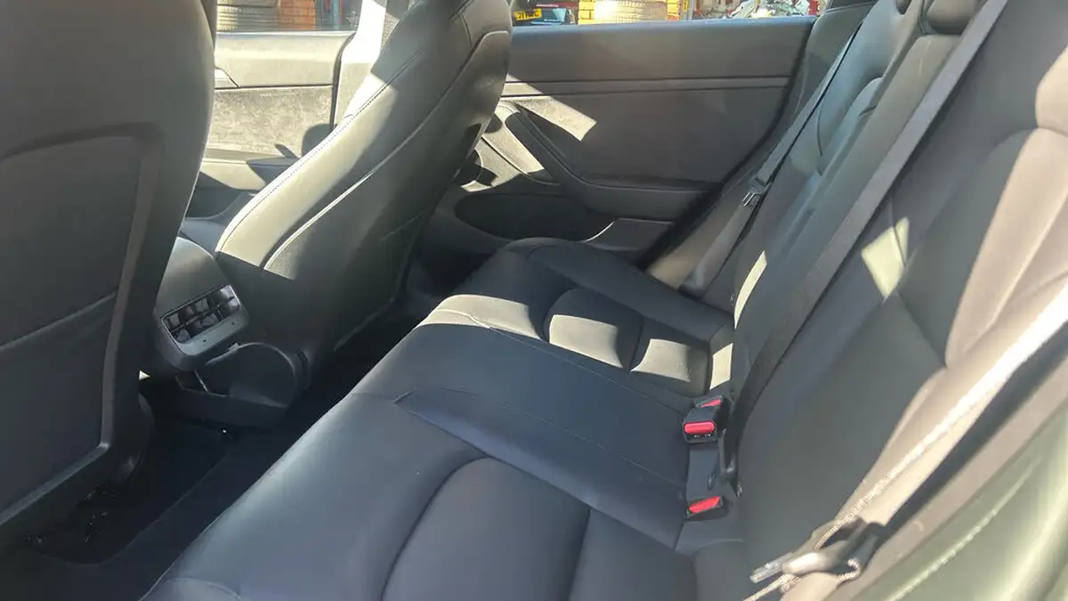 2021-tesla-model-3-e-long-range-awd-big-13
