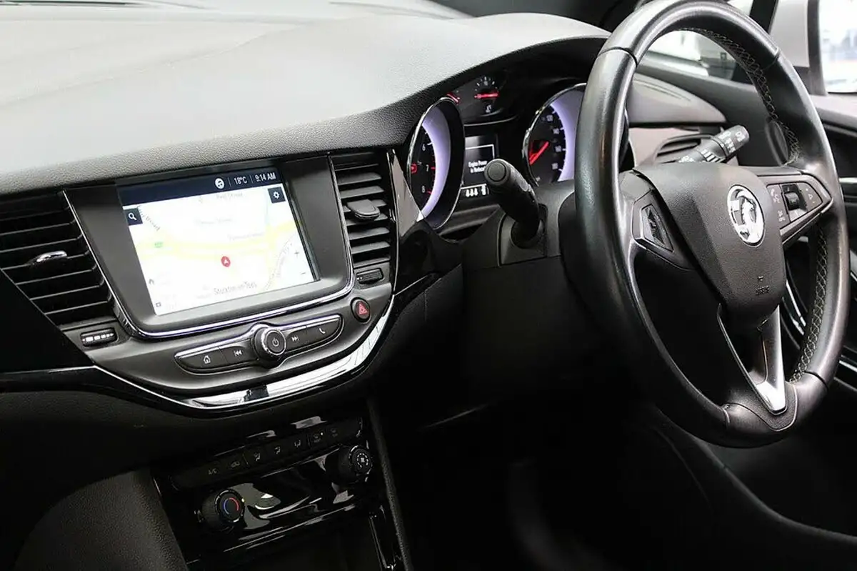 2019-vauxhall-astra-14i-16v-turbo-sri-vx-line-nav-ss-big-20