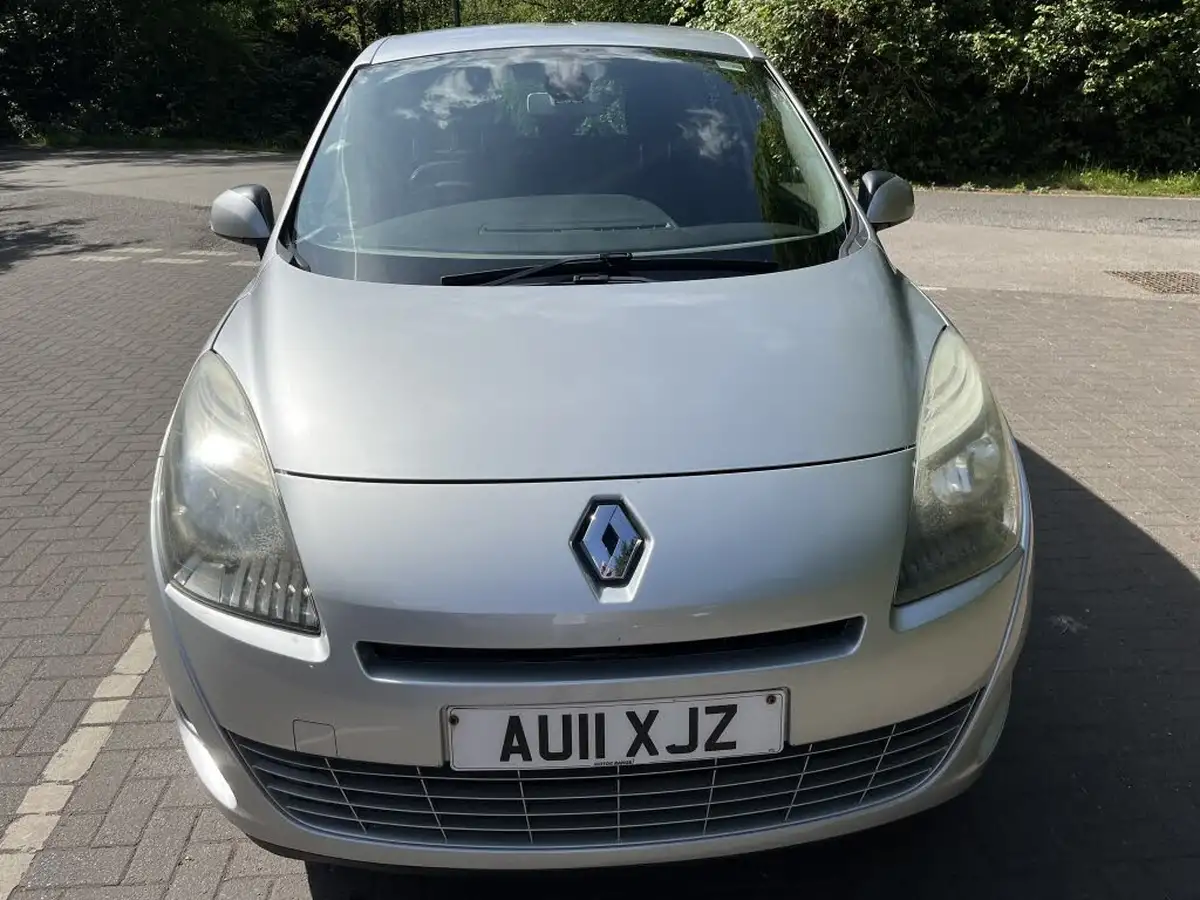 2011-renault-grand-scenic-19td-dynamique-tom-tom-big-15