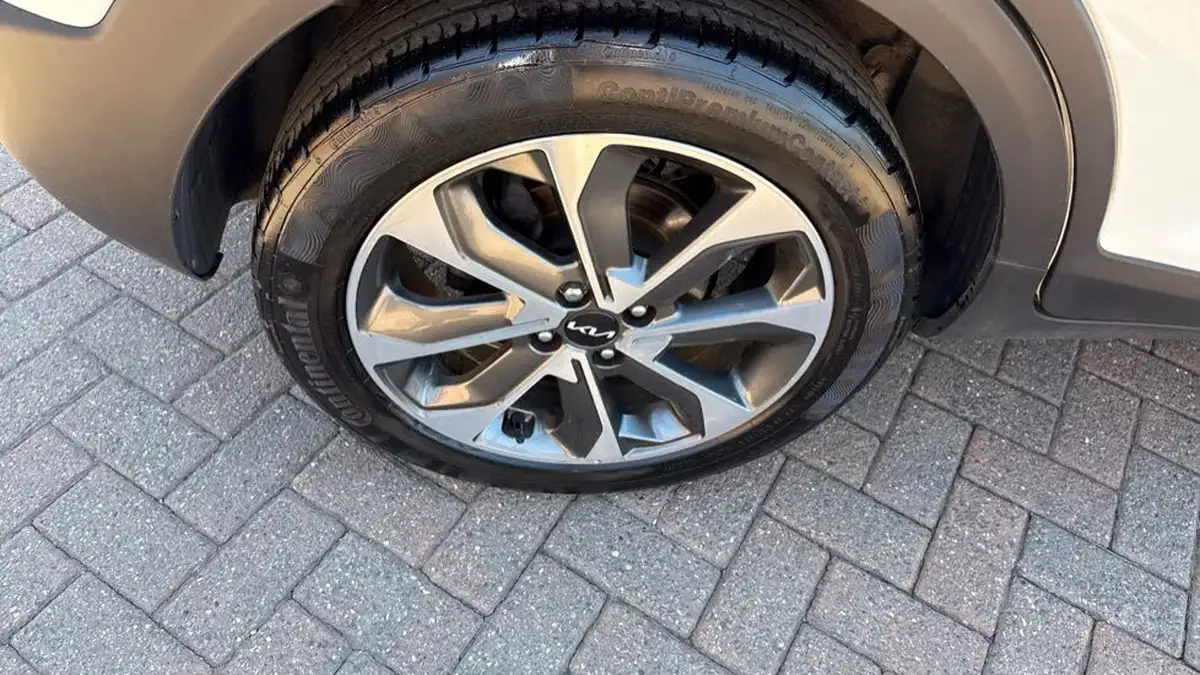 2022-kia-stonic-10-t-gdi-connect-big-29