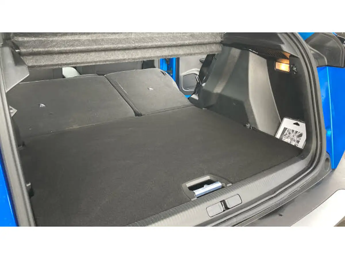 2023-peugeot-2008-suv-12-puretech-allure-big-28
