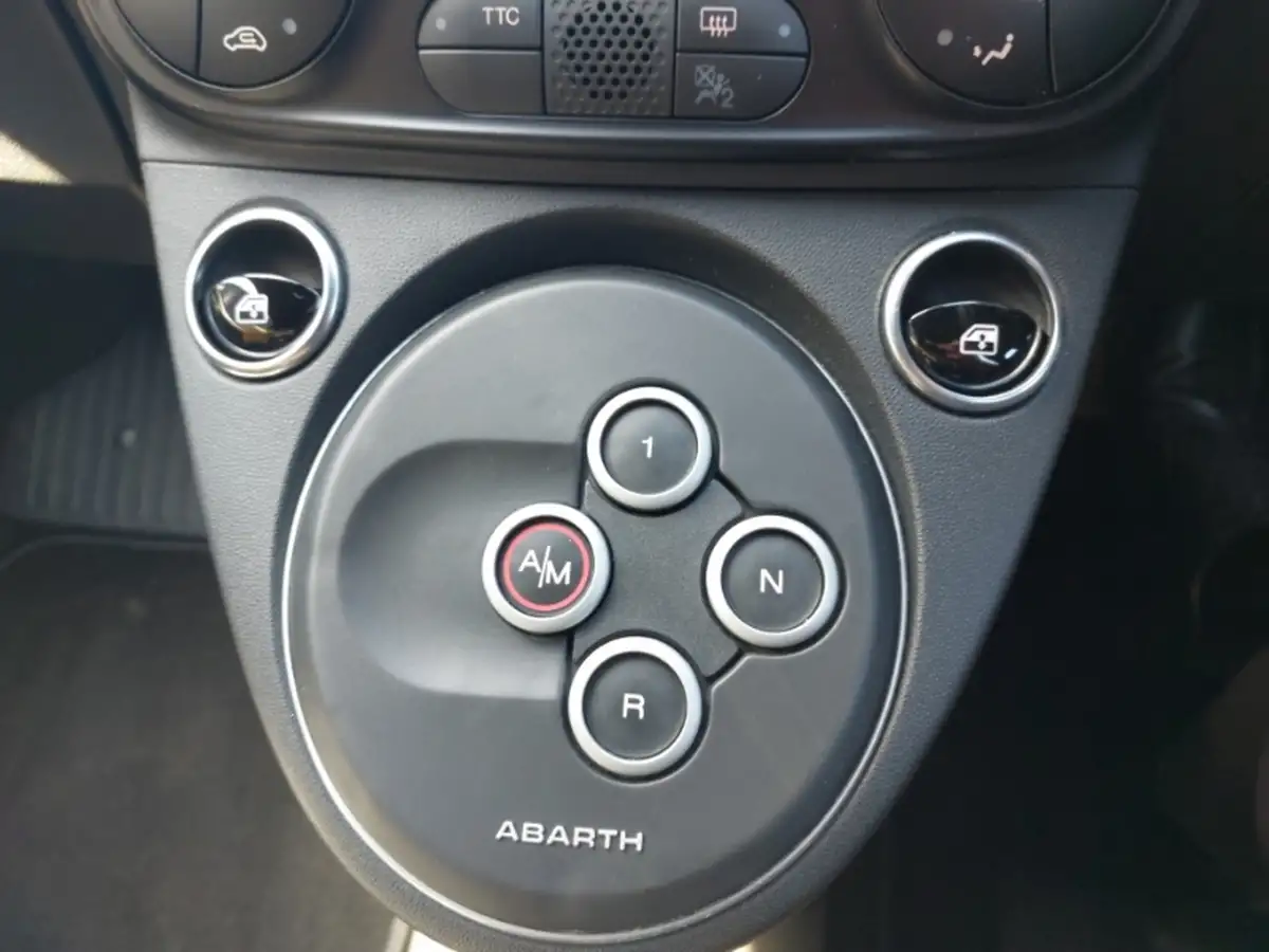 2022-abarth-595-14-tjet-turismo-big-12