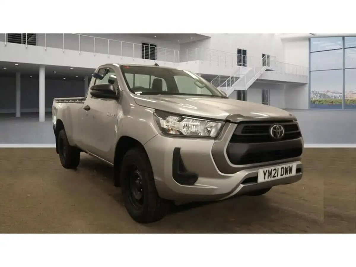 2021-toyota-hi-lux-24d-4d-active-150hpeu6dt-e-single-pick-up-big-2