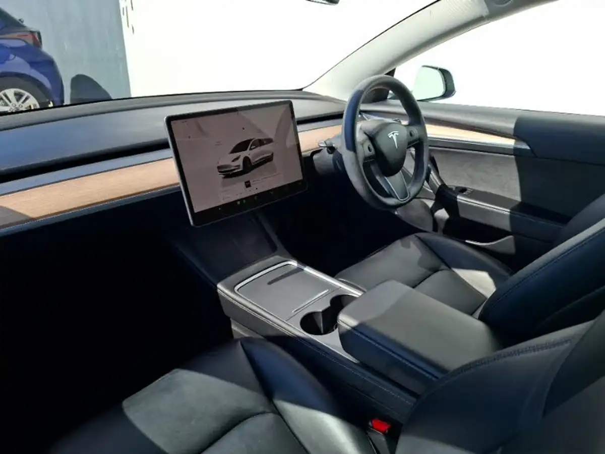 2021-tesla-model-3-e-standard-plus-big-4
