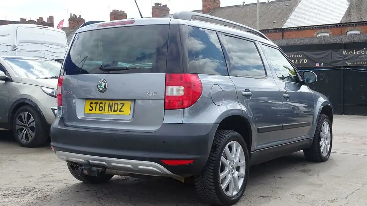2011-skoda-yeti-20td-elegance-172ps-4x4-big-12