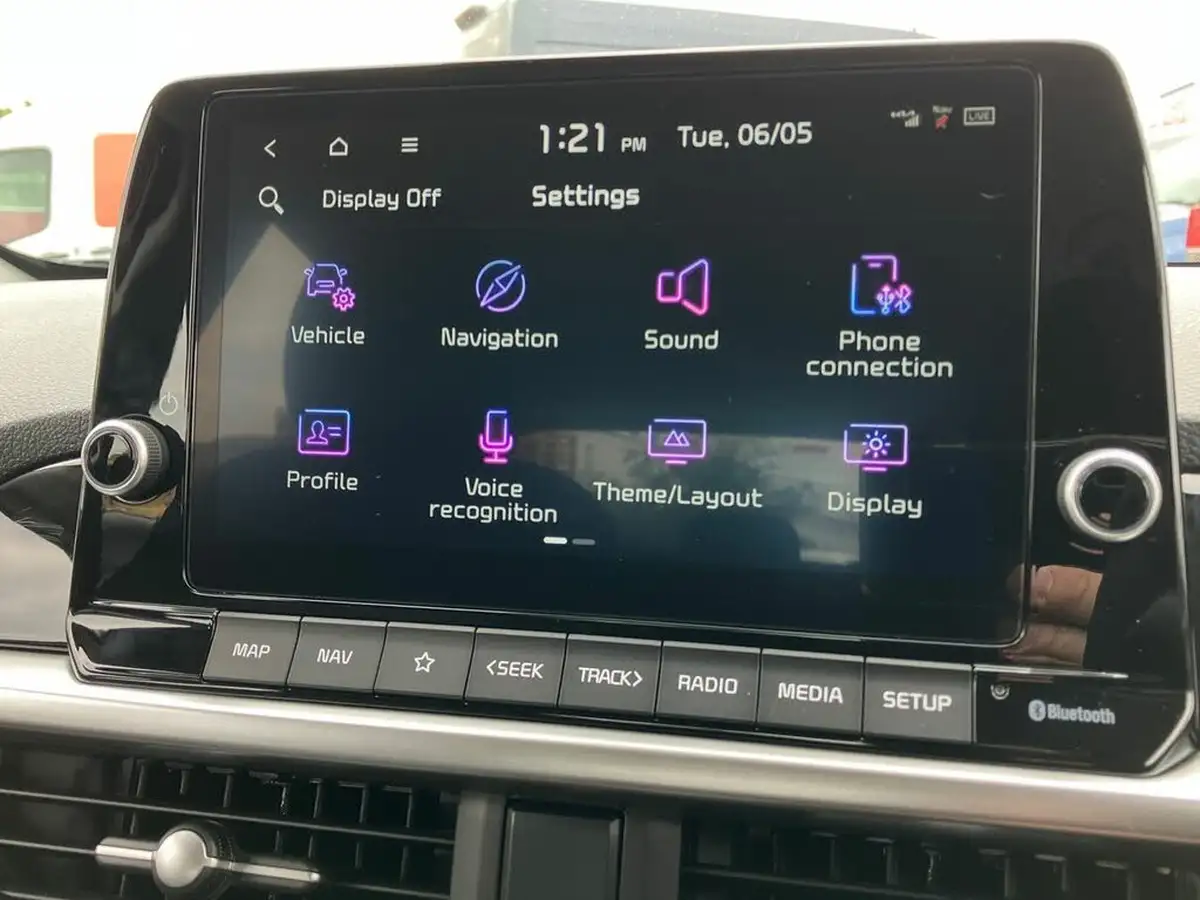 2025-kia-picanto-10-2-big-36