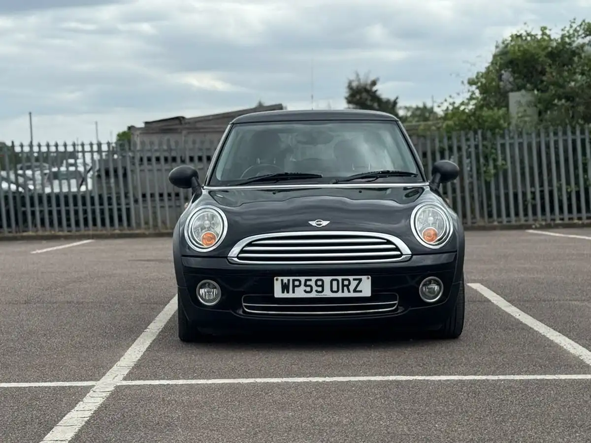 2009-mini-cooper-14-one-95bhp-big-2