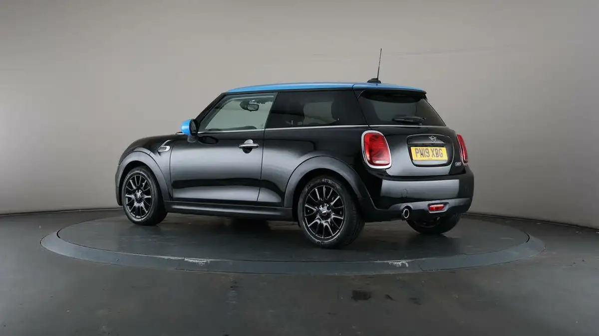 2019-mini-cooper-15-cooper-classic-hatchback-3d-big-63