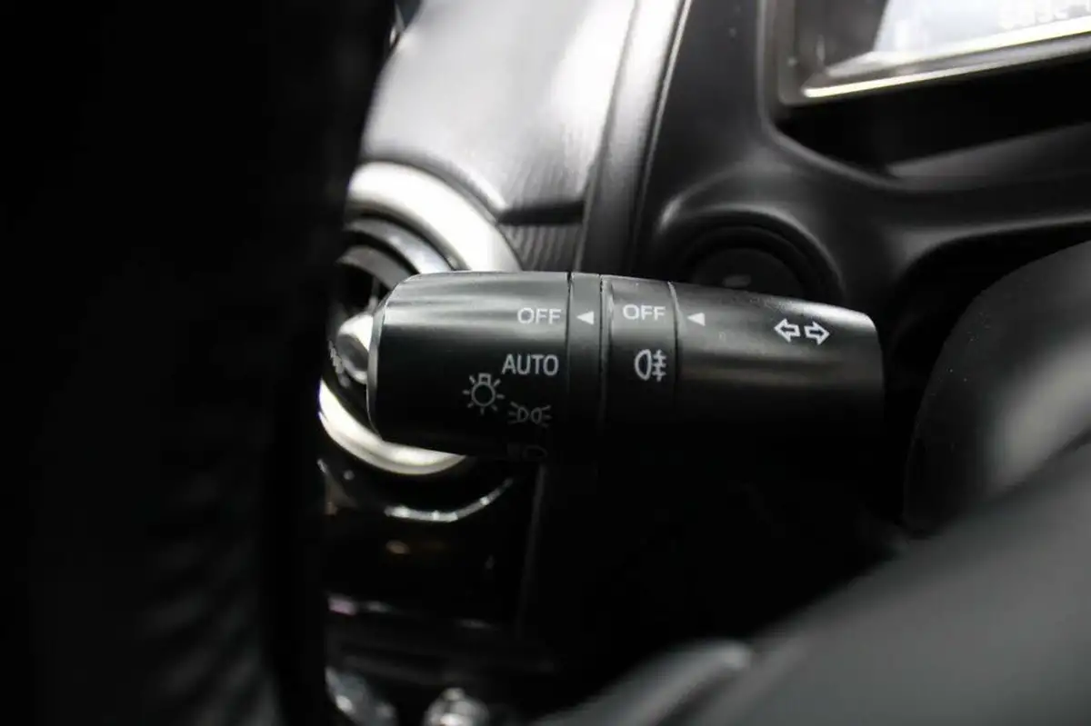 2021-mazda-mazda2-15-skyactiv-g-se-l-nav-big-30