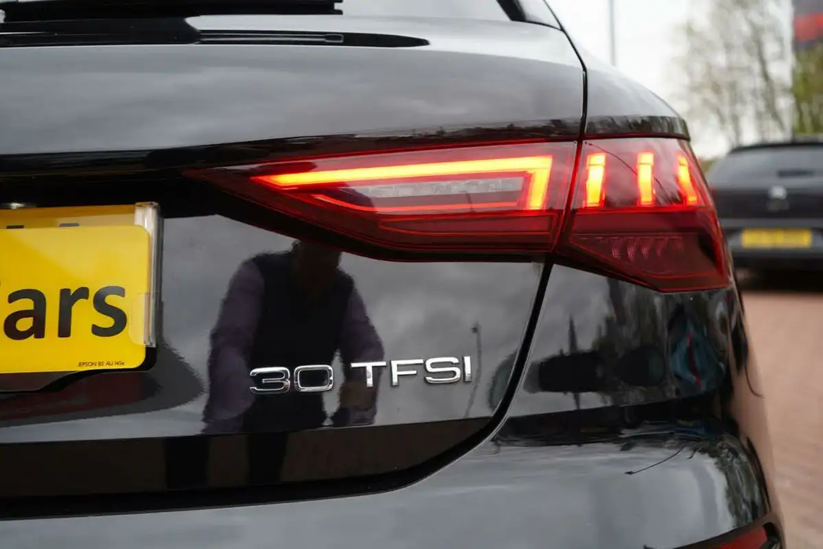2023-audi-a3-10-30-tfsi-s-line-sportback-5d-tronic-big-10