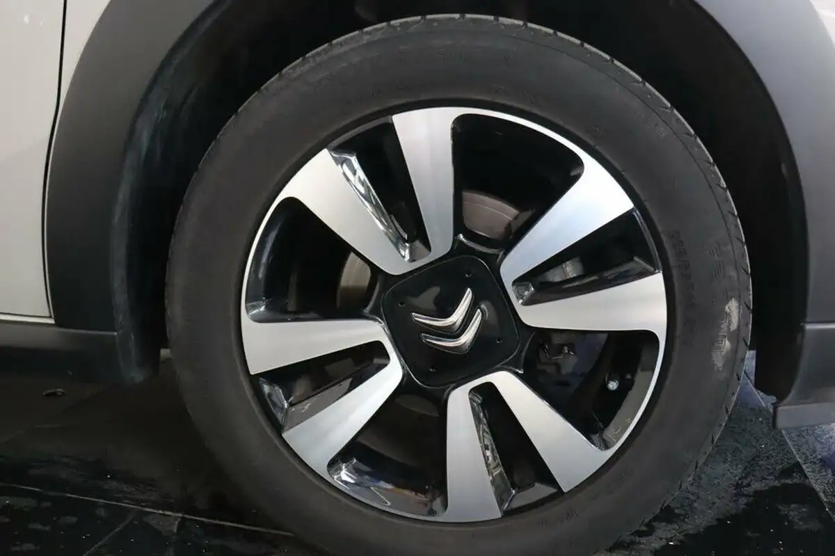 2024-citroen-c3-12-puretech-plus-110ps-eat6-big-27