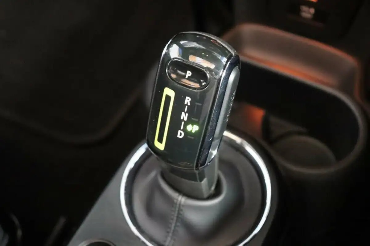2020-mini-cooper-e-cooper-s-3-big-30