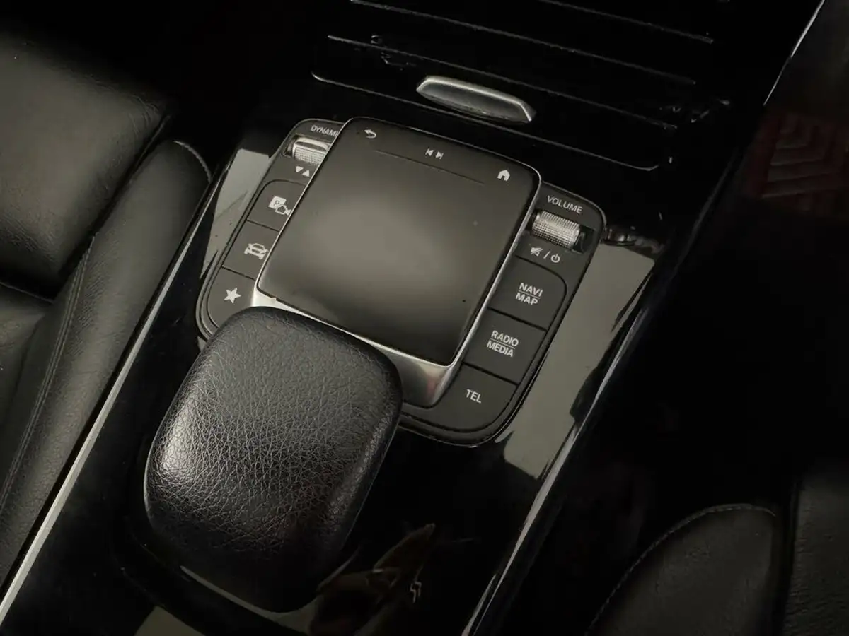 2020-mercedes-benz-cla-13-cla-180-amg-line-premium-plus-coupe-4d-big-30