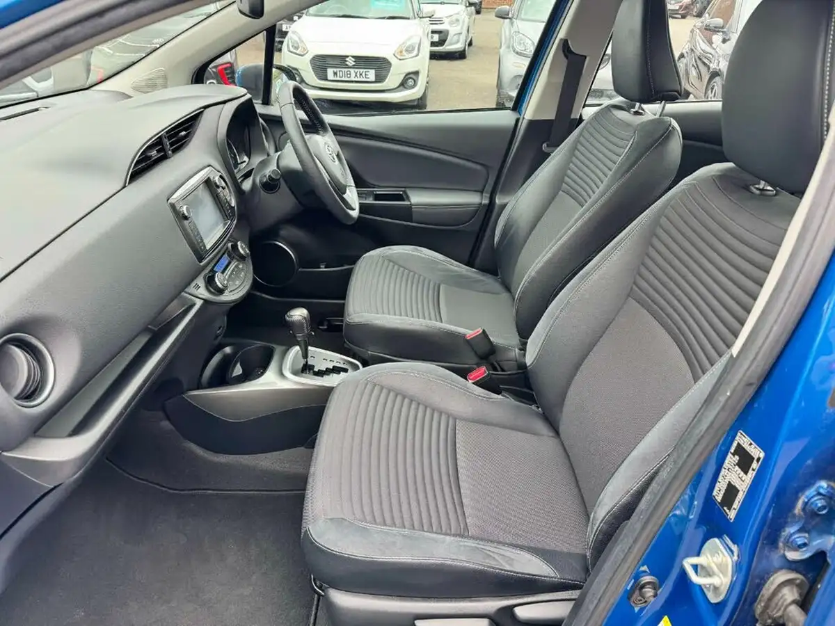 2015-toyota-yaris-15-vvt-i-excel-hybrid-15in-big-11
