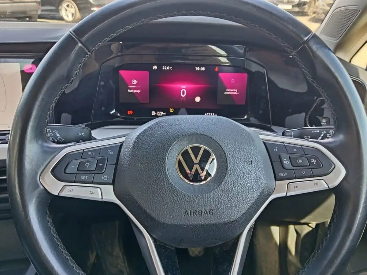 2021-volkswagen-golf-15-tsi-life-130ps-hatchback-big-4