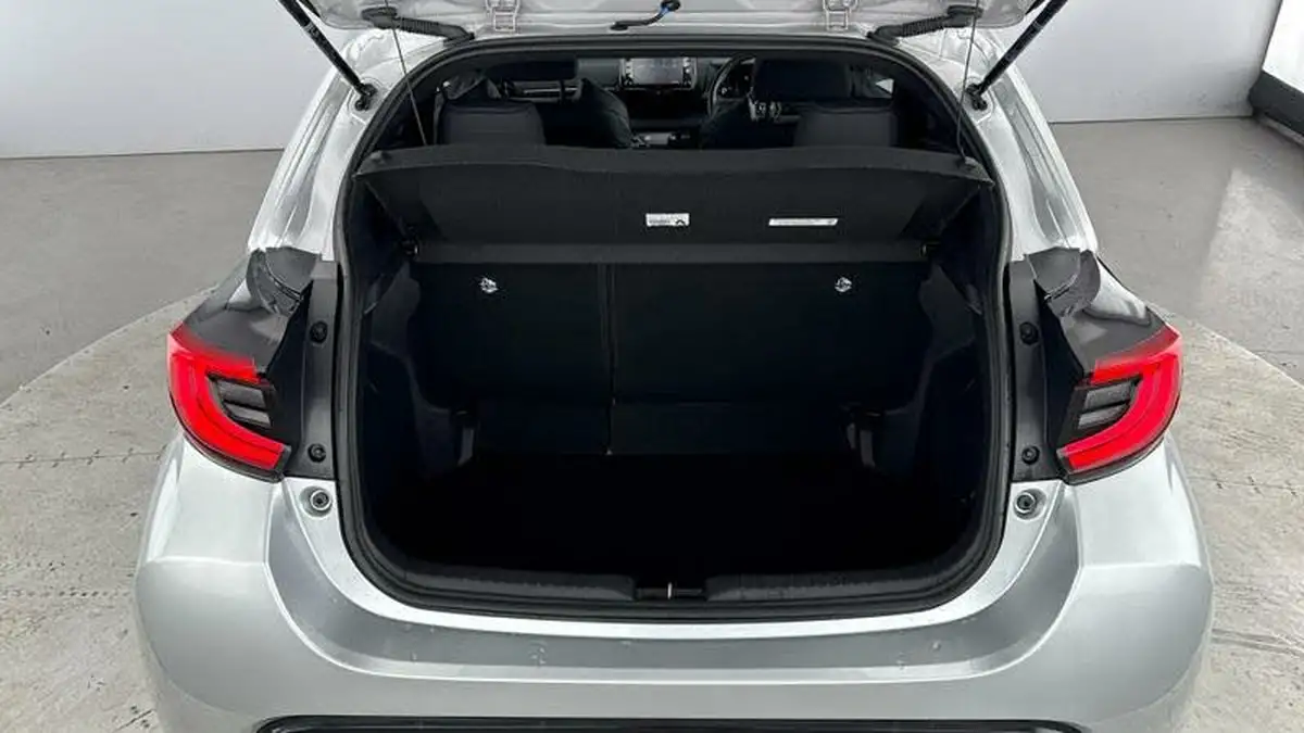 2022-toyota-yaris-15-vvt-i-dynamic-big-28