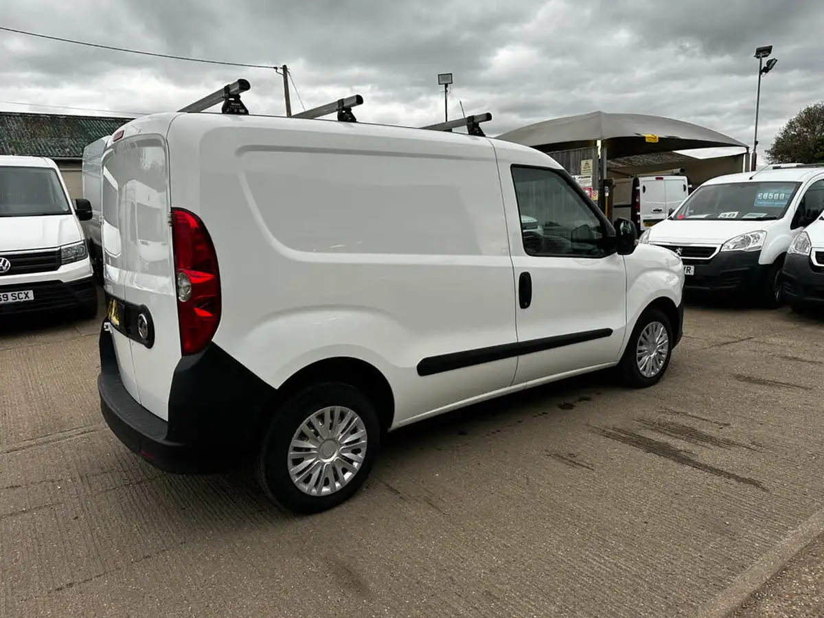 2015-vauxhall-combo-13td-2000-panel-big-8