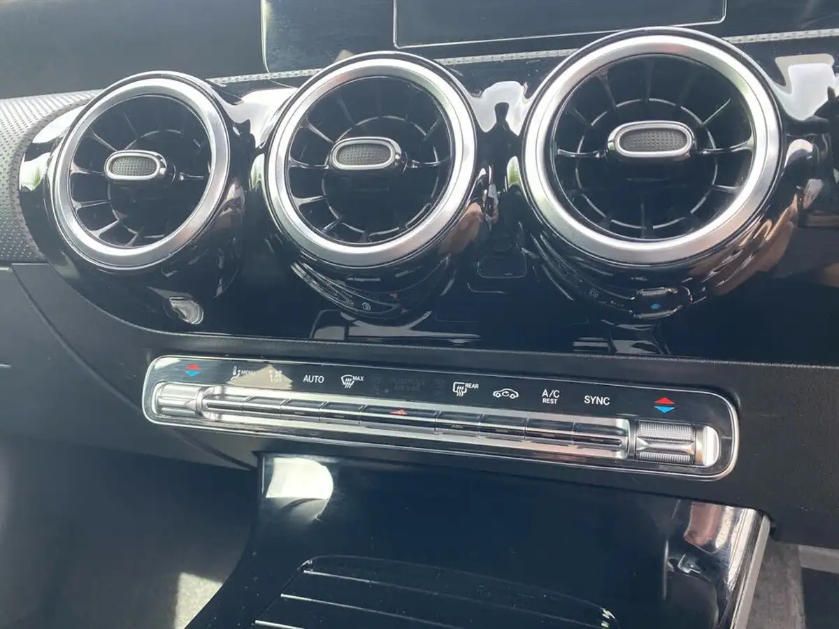 2020-mercedes-benz-a-class-20d-a200d-amg-line-hatchback-5d-big-12