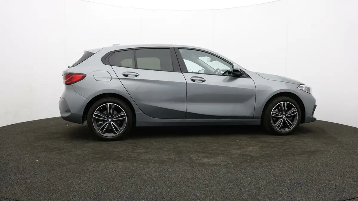 2024-bmw-1-series-15-118i-sport-dct-big-29