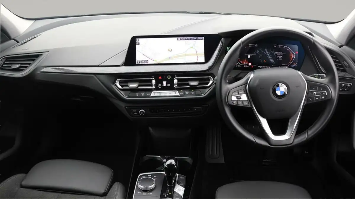 2024-bmw-1-series-15-118i-sport-dct-big-12