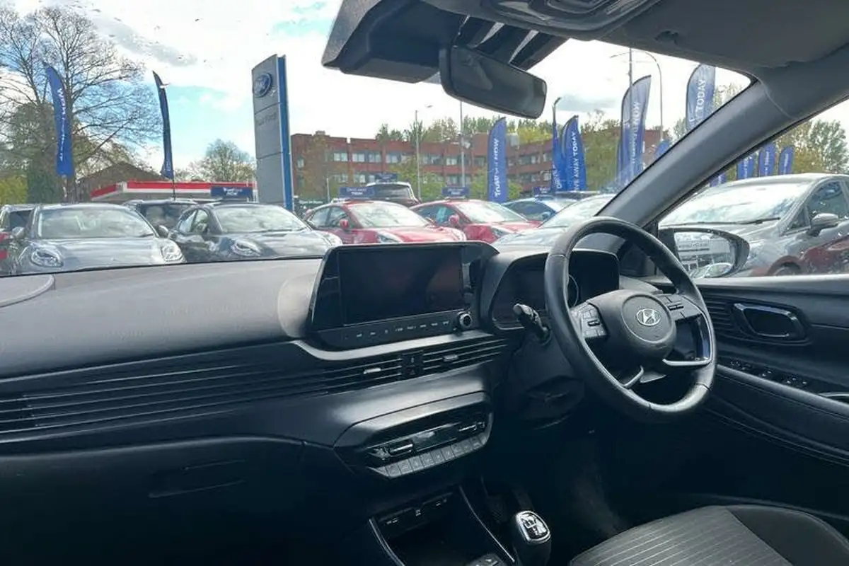 2022-hyundai-i20-10-t-gdi-premium-eclutch-imt-big-17