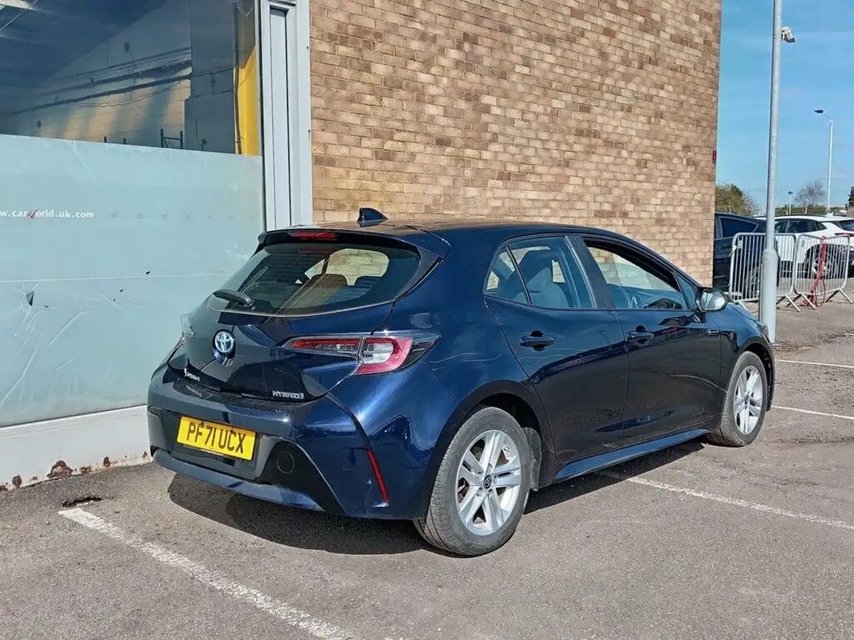 2022-toyota-corolla-18-vvt-i-icon-120bhp-trk-hatchback-5d-big-3