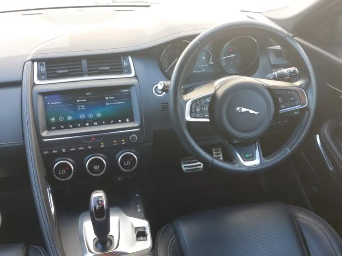 2019-jaguar-e-pace-20-i4d-r-dynamic-se-180ps-awd-auto-big-6