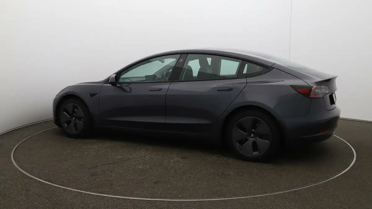 2021-tesla-model-3-e-standard-plus-big-39