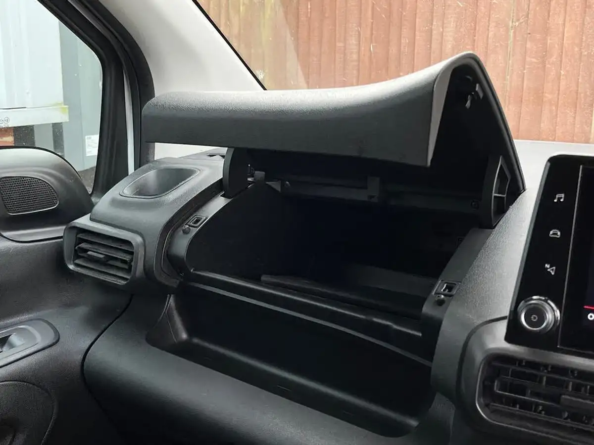 2021-citroen-berlingo-15bluehdi-1000-driver-100pseu6dt-e-ss-big-25
