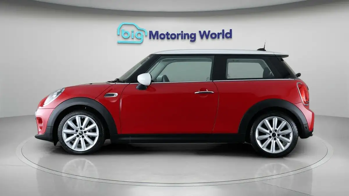 2020-mini-cooper-15-cooper-classic-hatchback-3d-big-4