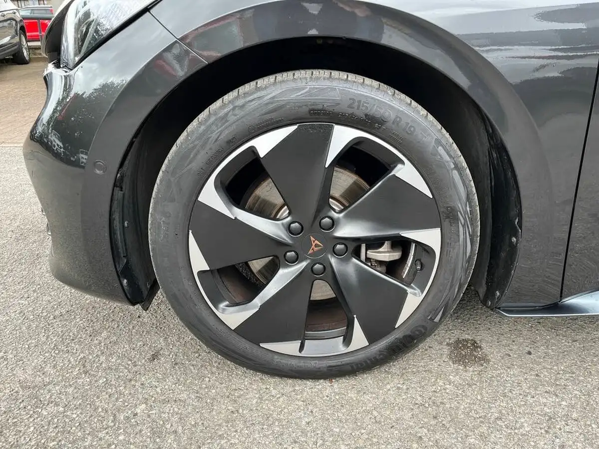 2023-cupra-born-e-v2-204ps-58kwh-big-14