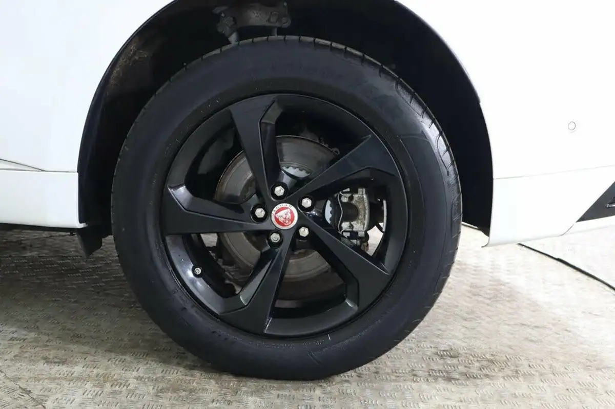 2021-jaguar-f-pace-20-d200-r-dynamic-s-mhev-big-28