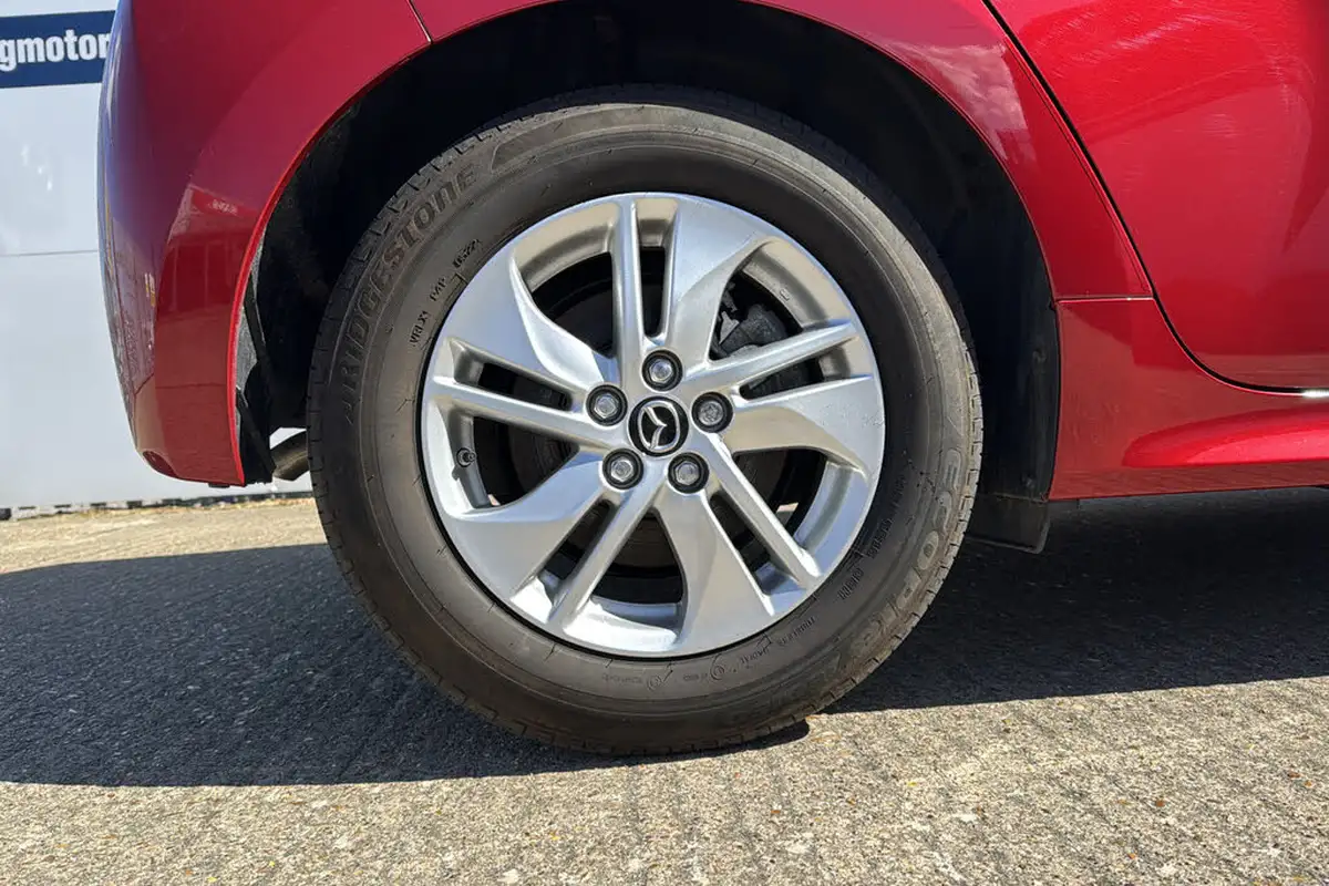 2022-mazda-mazda2-15-agile-big-6