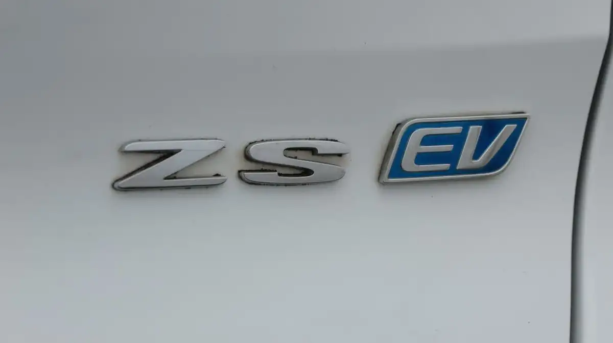 2021-mg-zs-suv-e-exclusive-ev-big-23