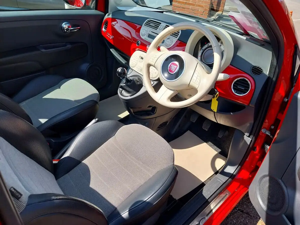 2010-fiat-500c-12-lounge-big-13
