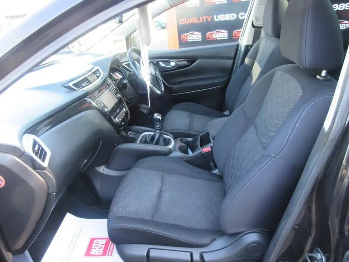 2016-nissan-qashqai-12-dig-t-n-connecta-big-25