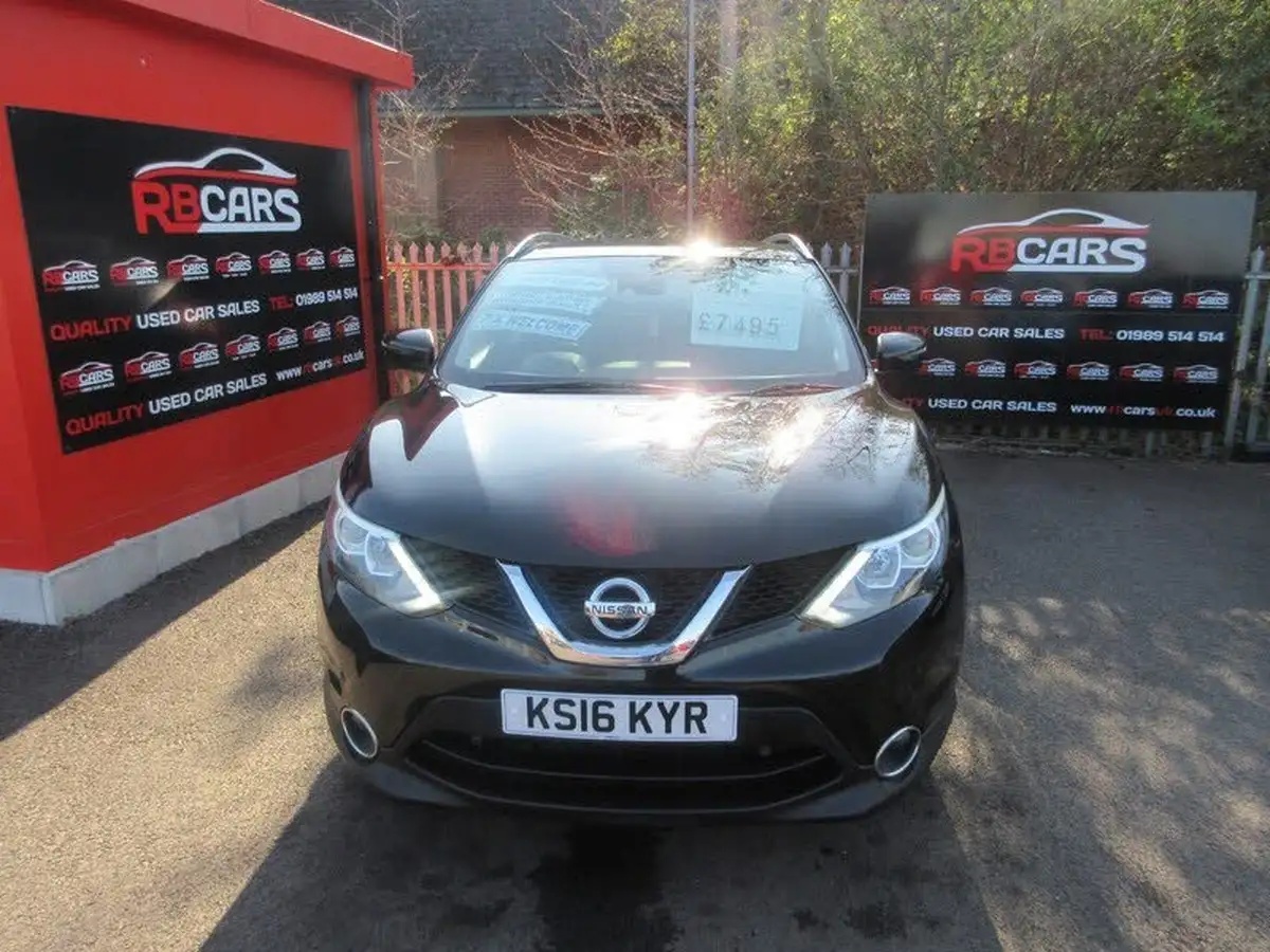 2016-nissan-qashqai-12-dig-t-n-connecta-big-1