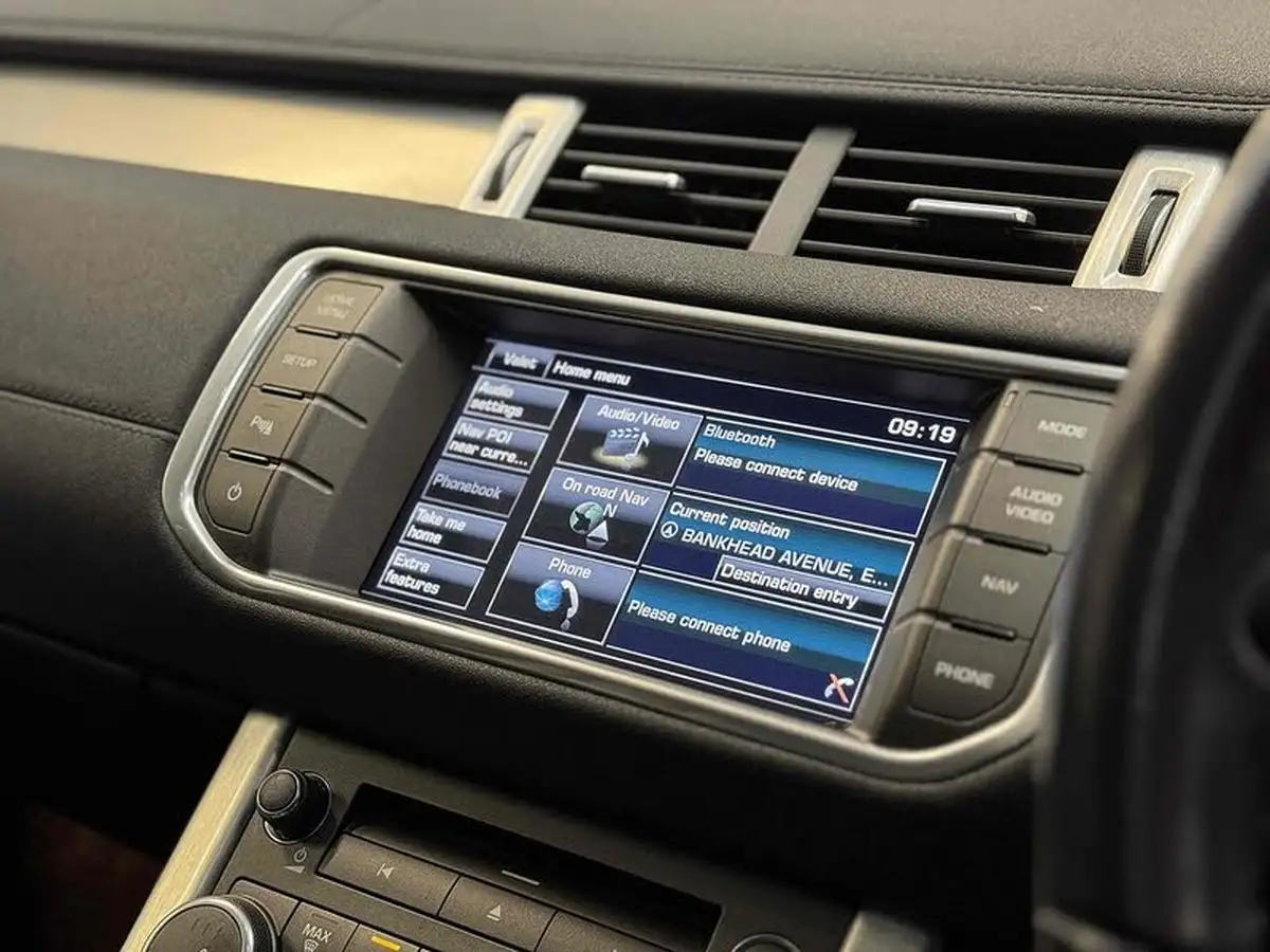 2015-land-rover-range-rover-evoque-22sd4-pure-tech-hatchback-5d-auto-big-9
