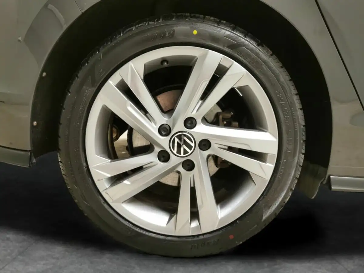 2023-volkswagen-golf-15-etsi-r-line-hatchback-big-28