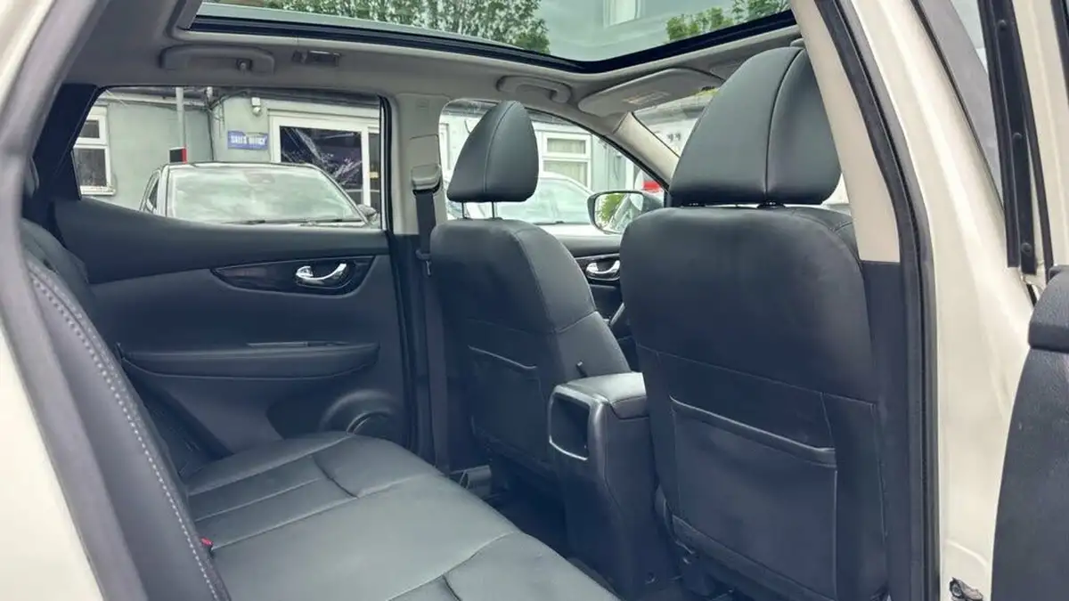 2015-nissan-qashqai-15dci-tekna-big-20
