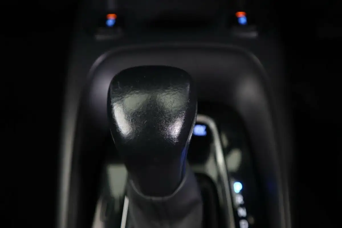 2022-toyota-corolla-18-vvt-i-icon-120bhp-trk-hatchback-5d-big-42
