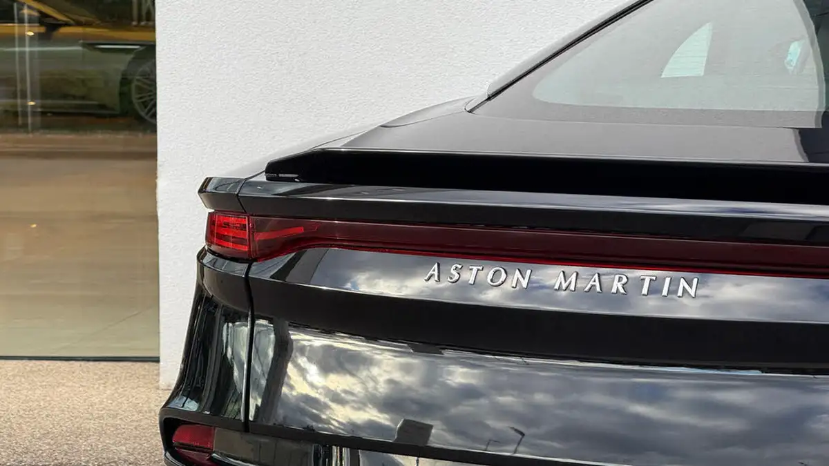 2019-aston-martin-dbs-52-v12-superleggera-big-20