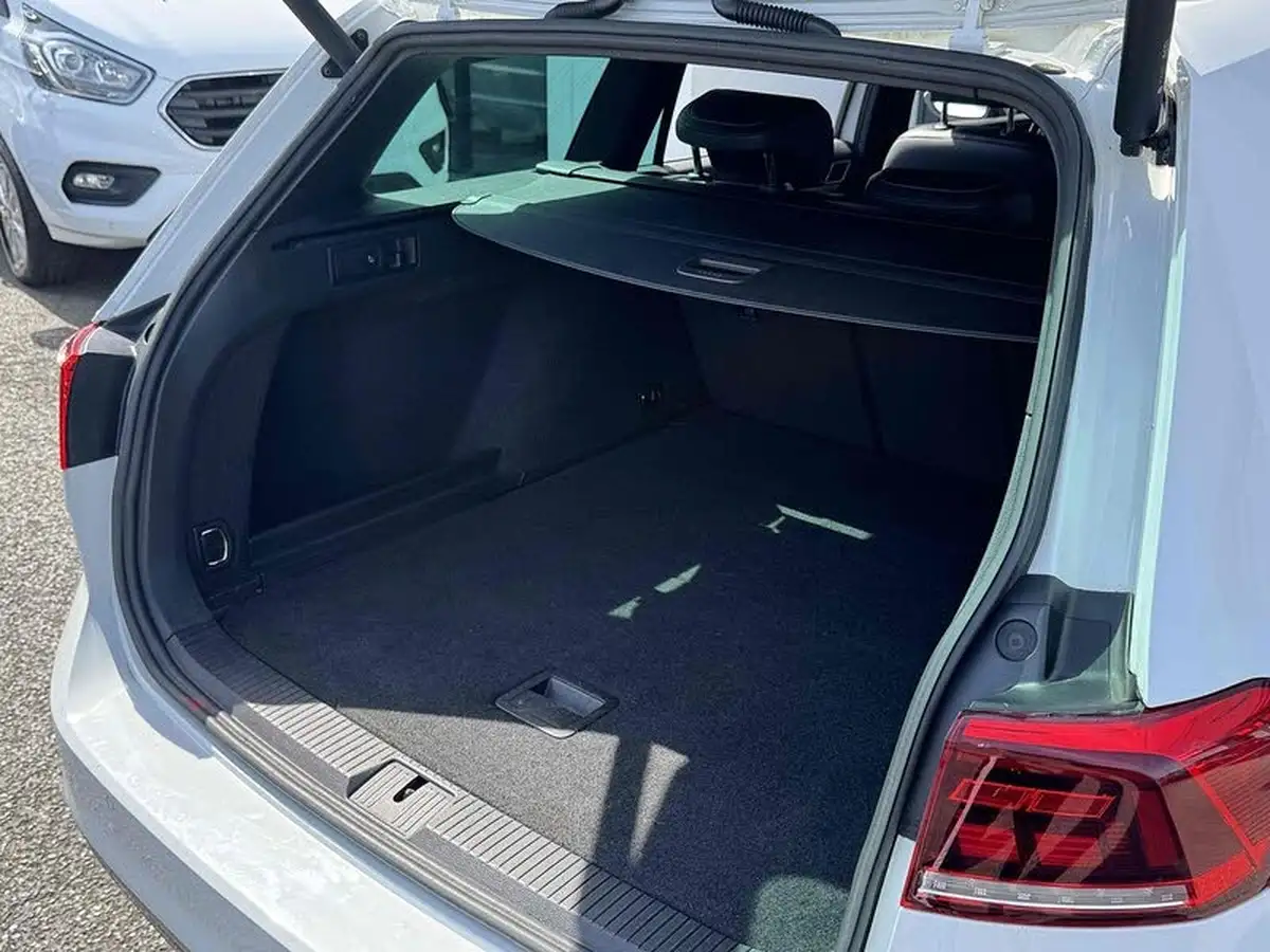 2020-volkswagen-passat-15-tsi-r-line-estate-5d-dsg-big-17